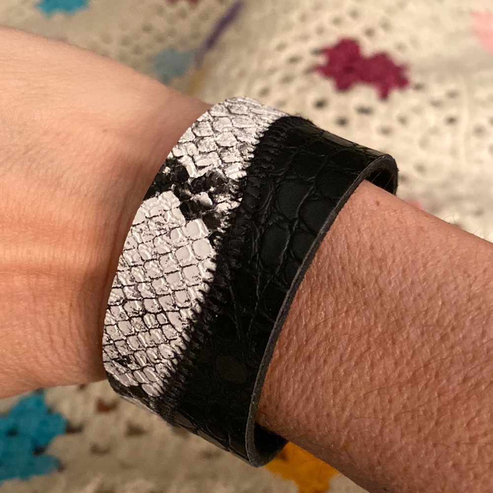 Black and white faux leather bracelet